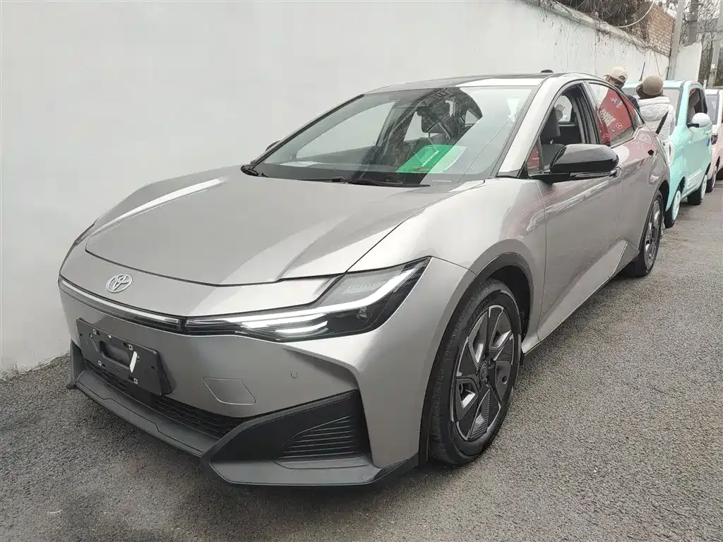 Toyota bZ3 2025 из CN, фото 1
