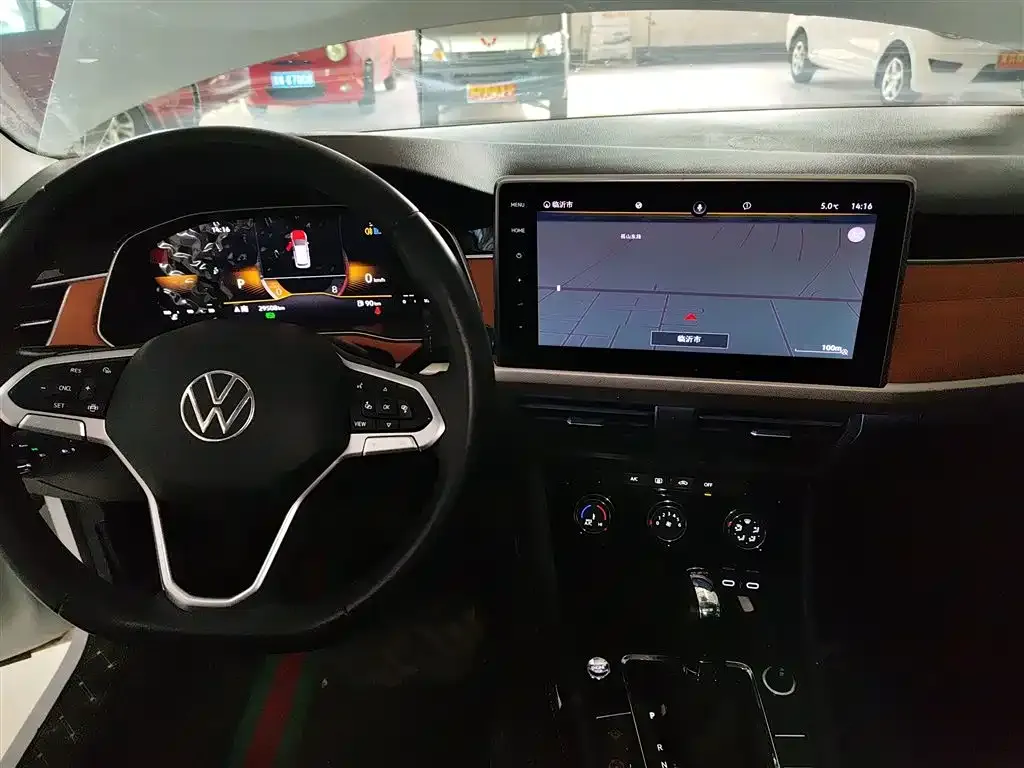 Volkswagen Bora 2023 из CN, фото 8