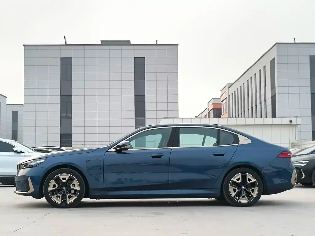 BMW i5 2024 из CN, фото 2