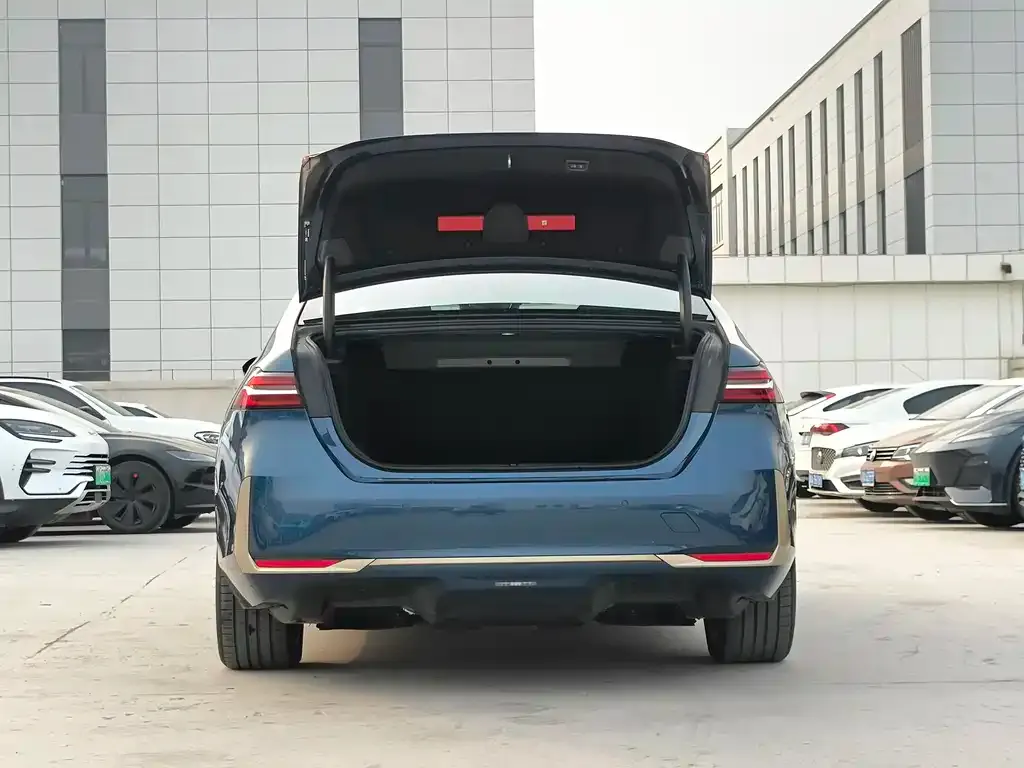 BMW i5 2024 из CN, фото 8