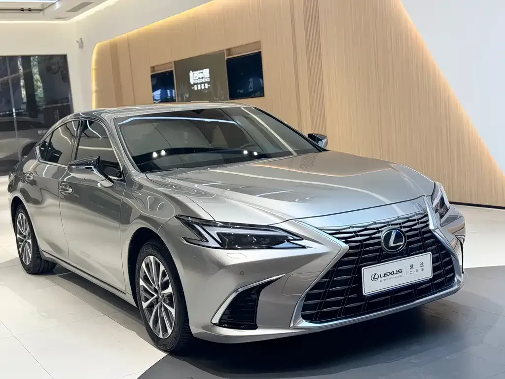 Lexus ES — фото 9