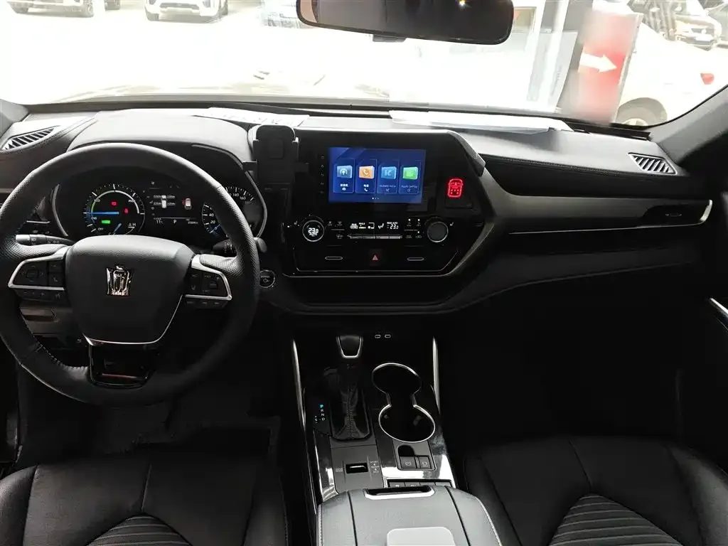 Toyota Crown Kluger 2024 из CN, фото 2