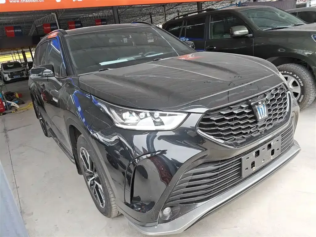 Toyota Crown Kluger 2024 из CN, фото 4