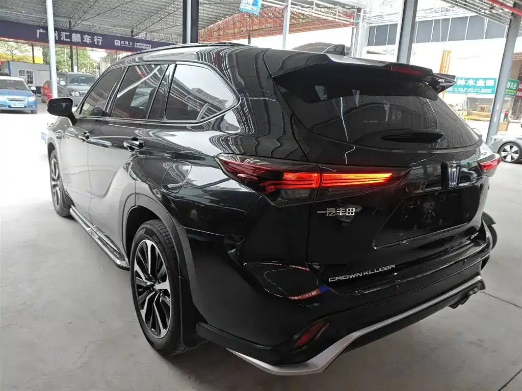Toyota Crown Kluger 2024 из CN, фото 10