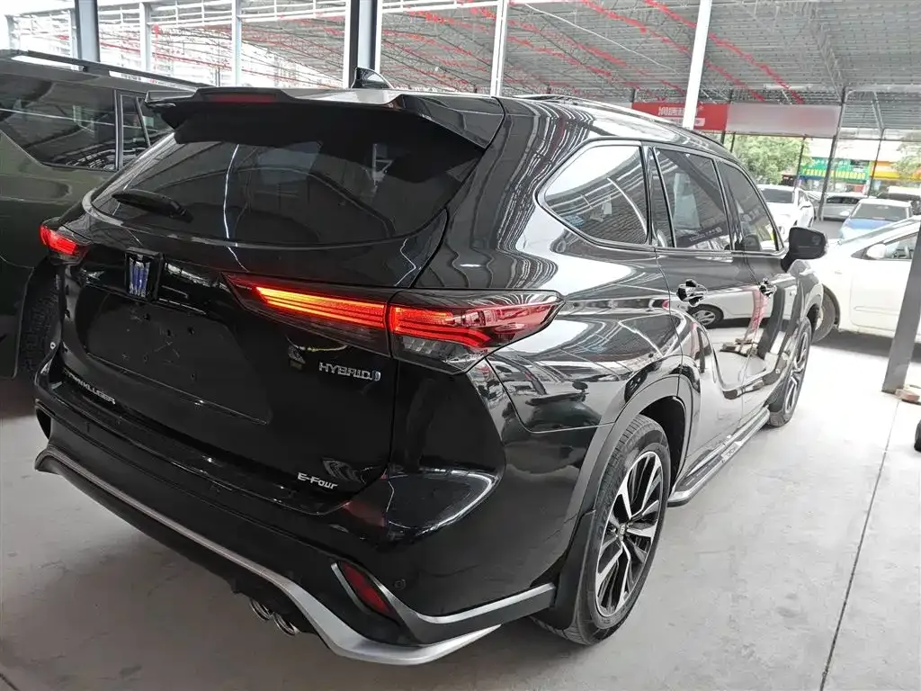Toyota Crown Kluger 2024 из CN, фото 7