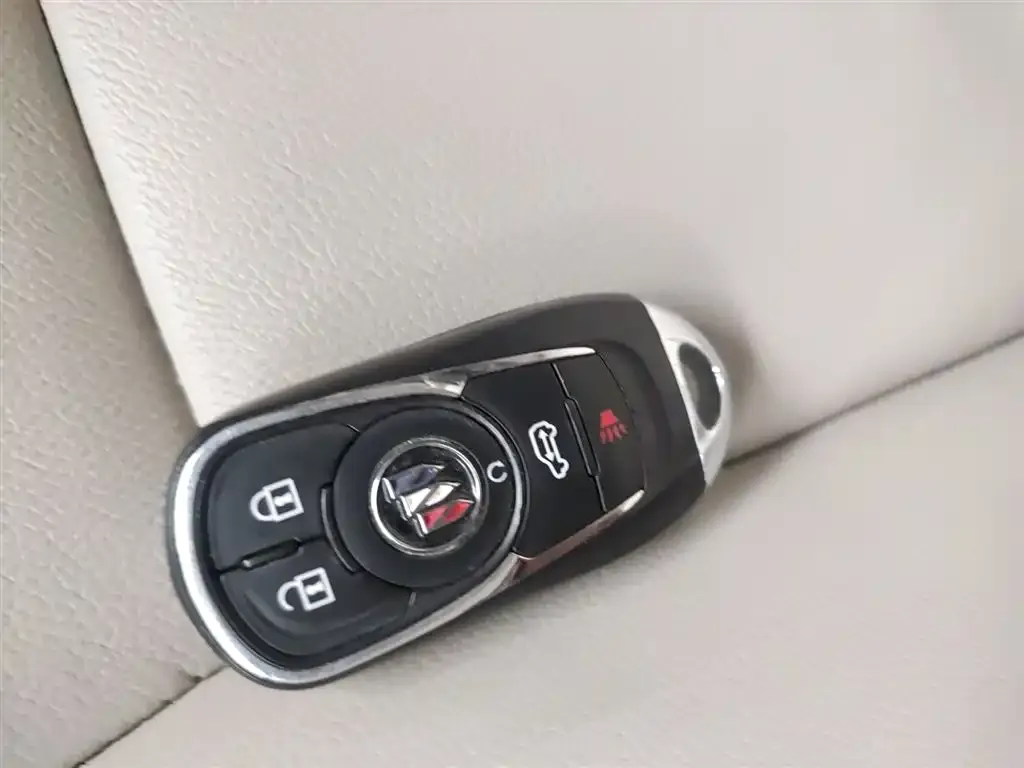 Buick GL8 2021 из CN, фото 3
