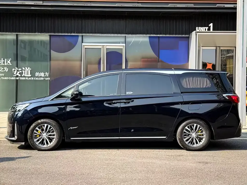 Buick GL8 2023 из CN, фото 3