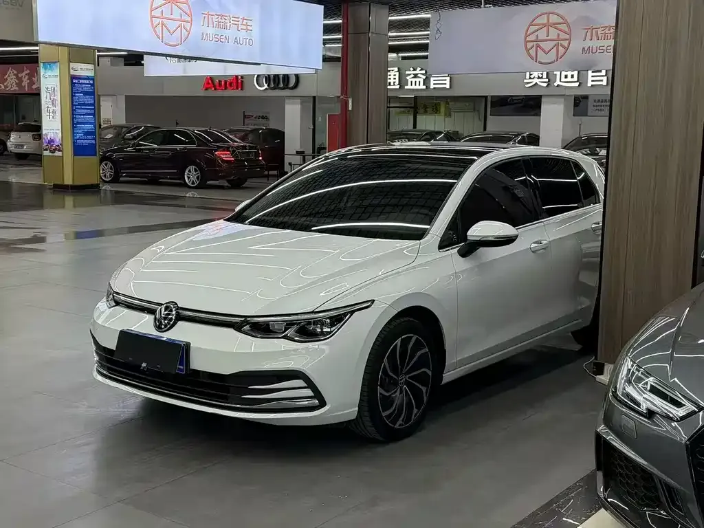 Volkswagen Golf 2023 из CN, фото 1
