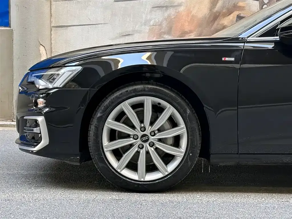 Audi A6L — фото 2
