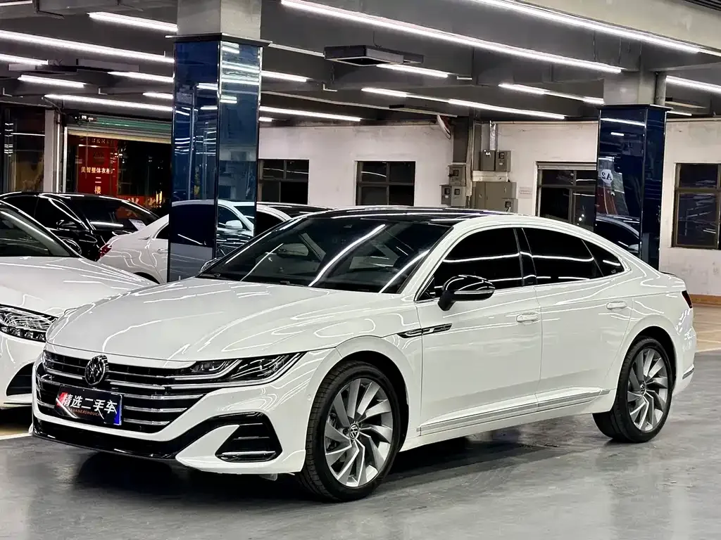 Volkswagen CC 2023 из CN, фото 1