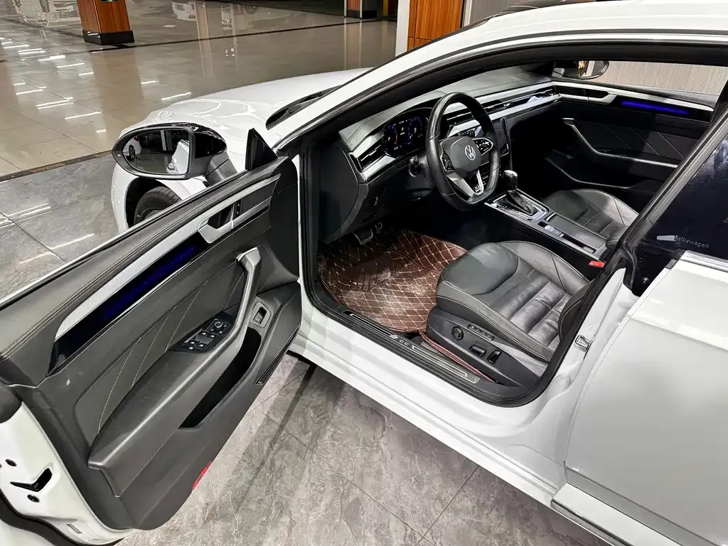 Volkswagen CC 2023 из CN, фото 8