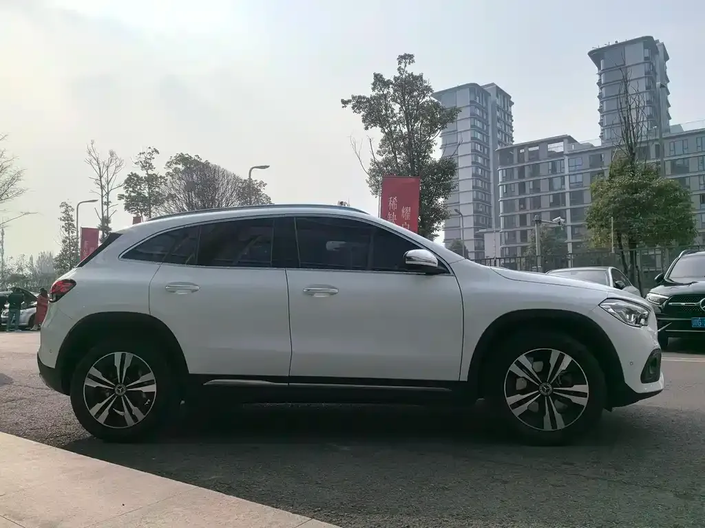 Mercedes-Benz GLA 2023 из CN, фото 3