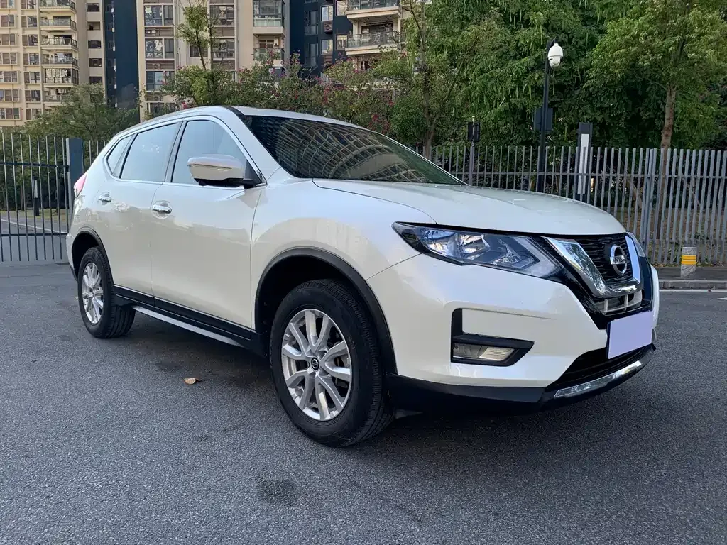 Nissan X-Trail — фото 7