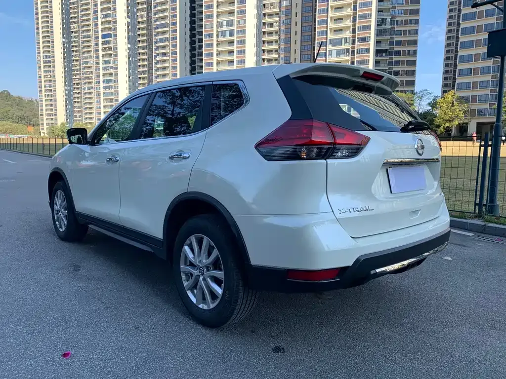 Nissan X-Trail — фото 10