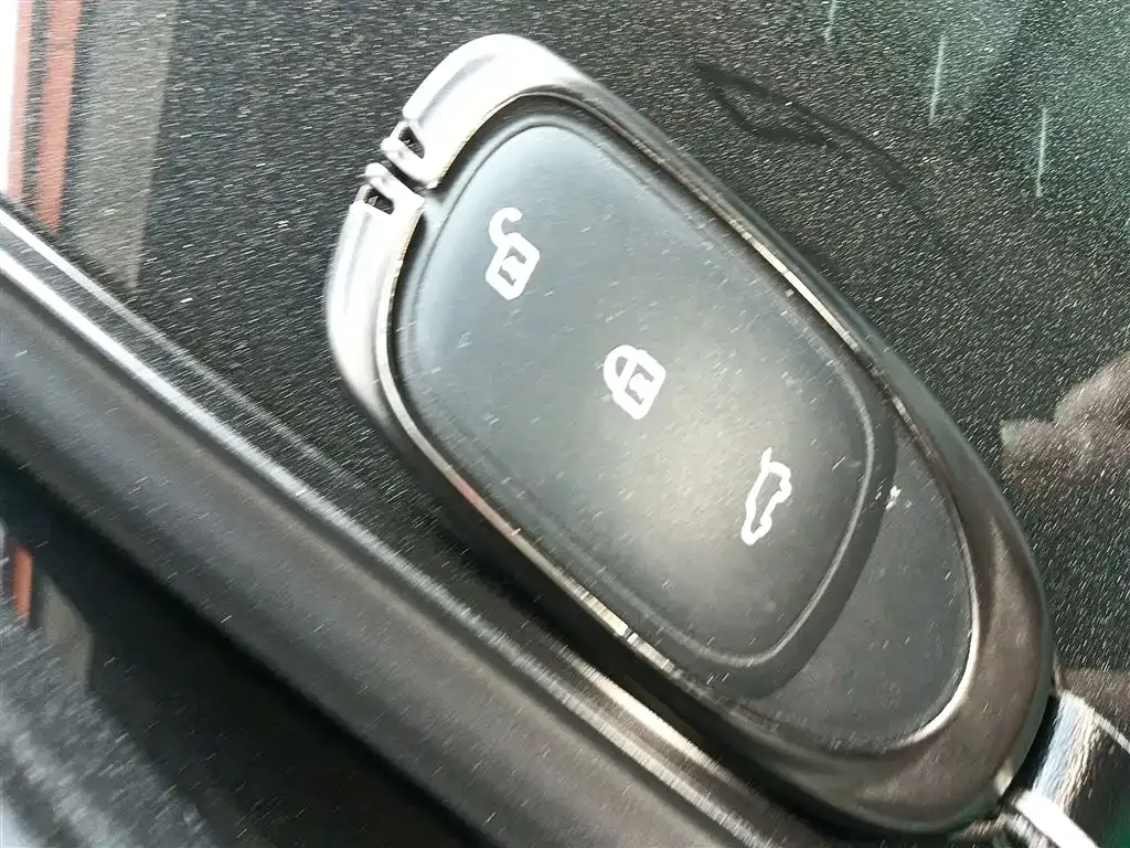Li Auto ONE — фото 10