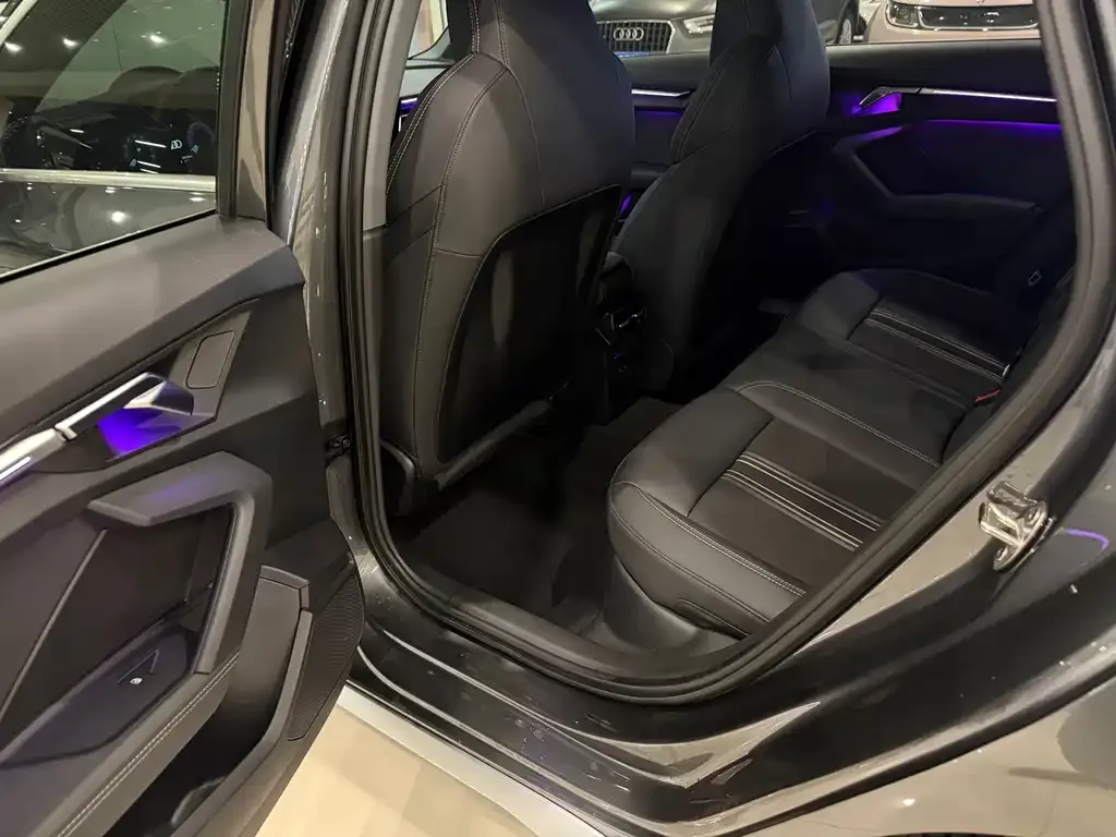 Audi A3 2023 из CN, фото 3