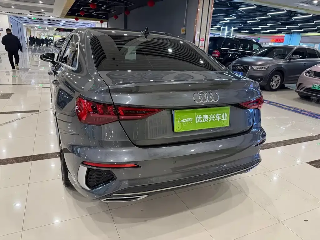 Audi A3 2023 из CN, фото 2