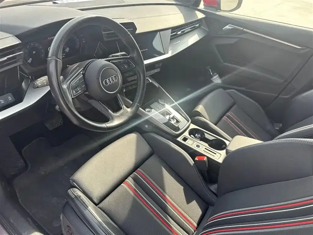 Audi A3 2023 из CN, фото 3