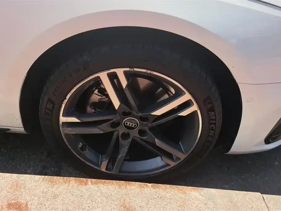Audi A4L 2022 из CN, фото 8