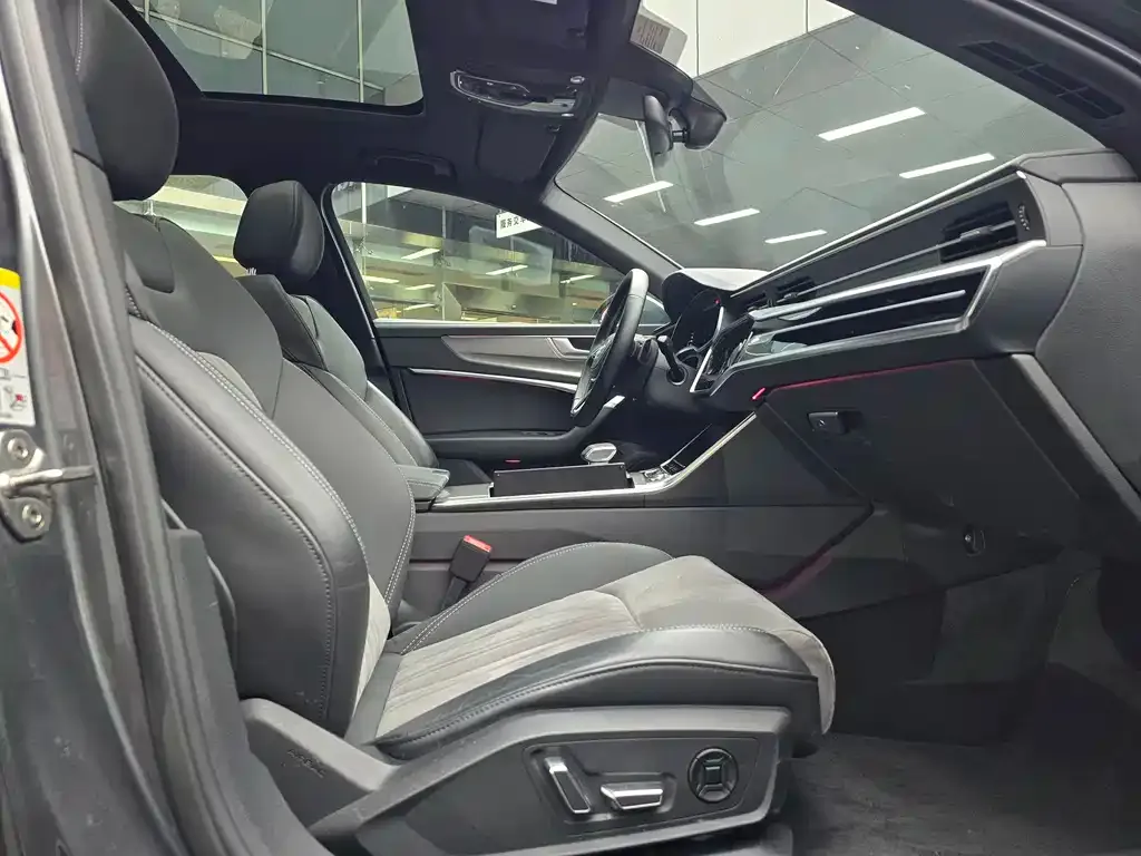 Audi A6L 2023 из CN, фото 8
