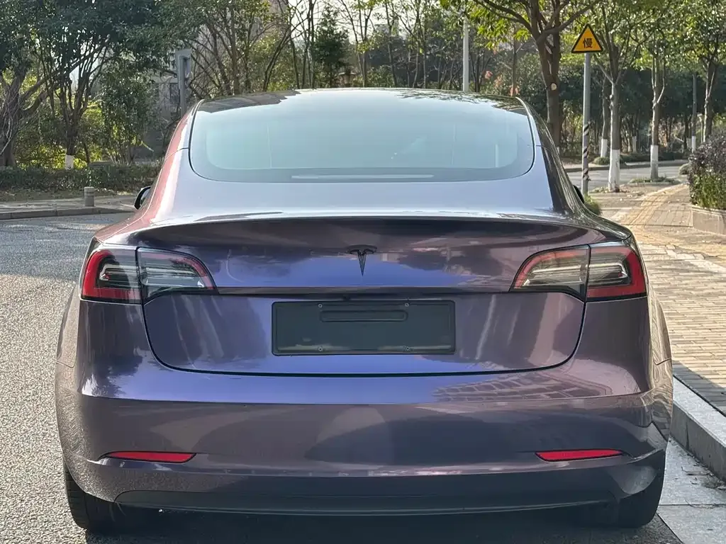 Tesla Model 3 — фото 8