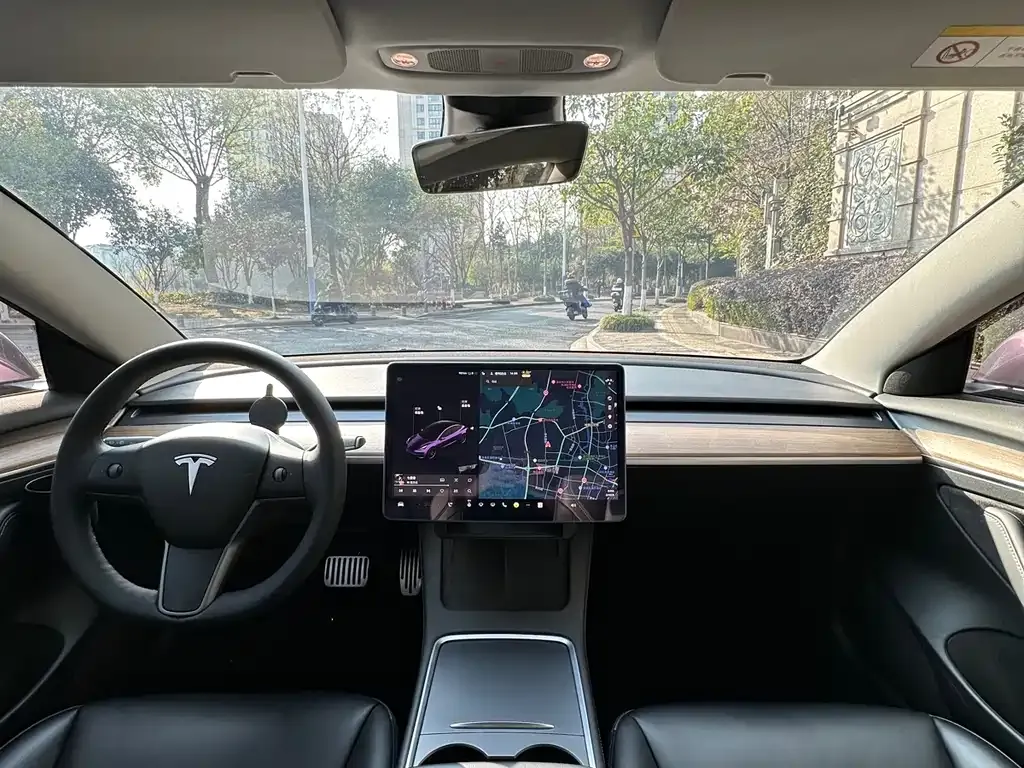 Tesla Model 3 — фото 5