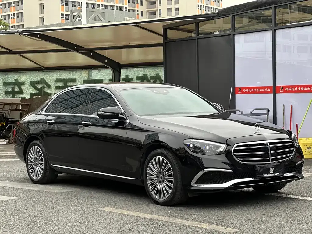 Mercedes-Benz E-Class — фото 7