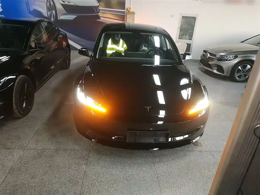Tesla Model 3 2025 из CN, фото 8