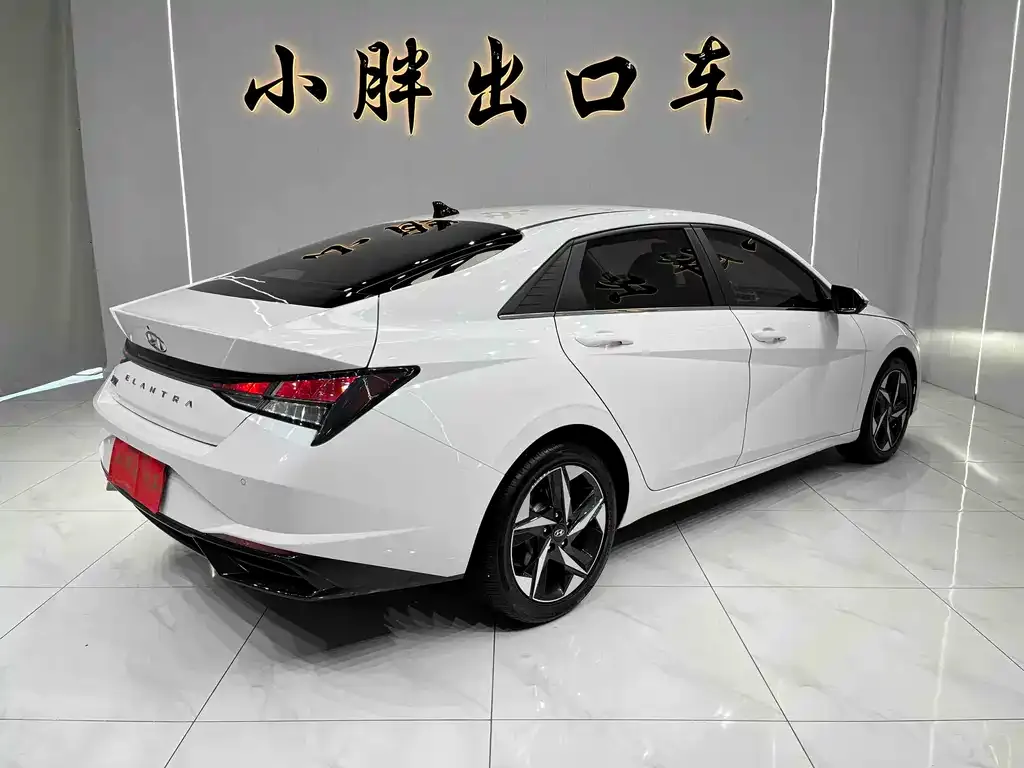 Hyundai Elantra — фото 6
