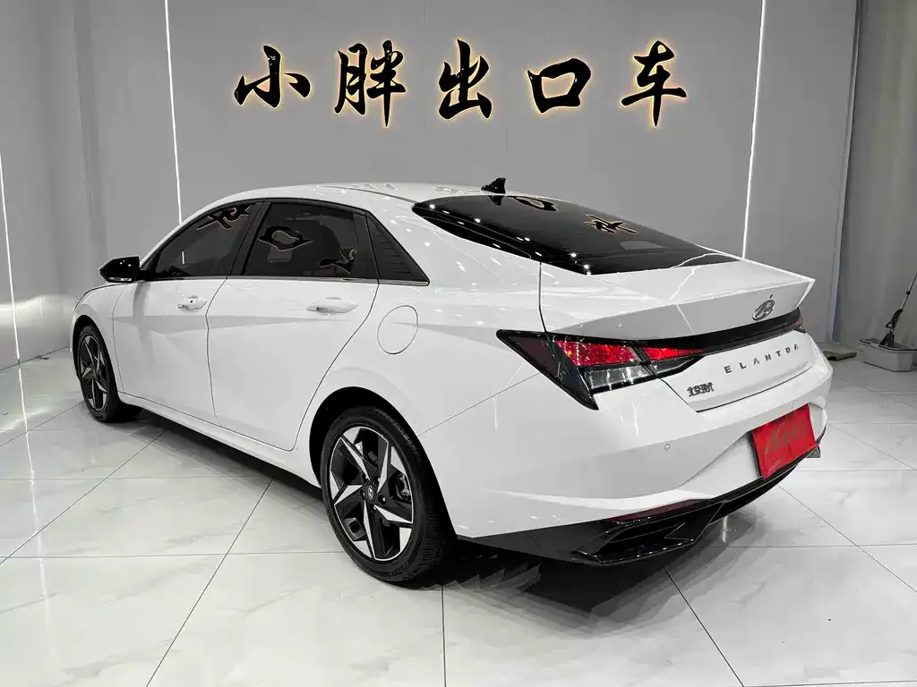 Hyundai Elantra — фото 4