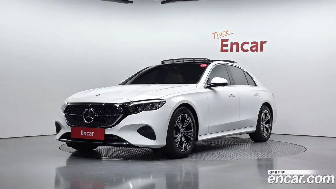 Mercedes-Benz E-Class — фото 1