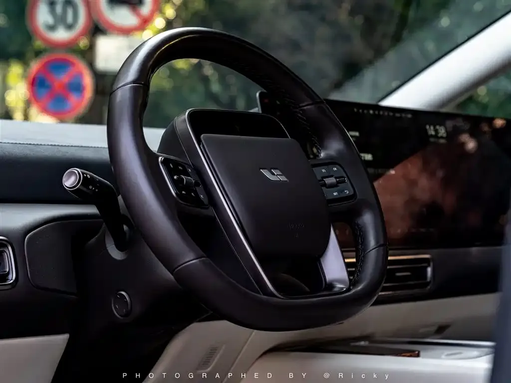 Li Auto MEGA 2024 из CN, фото 2