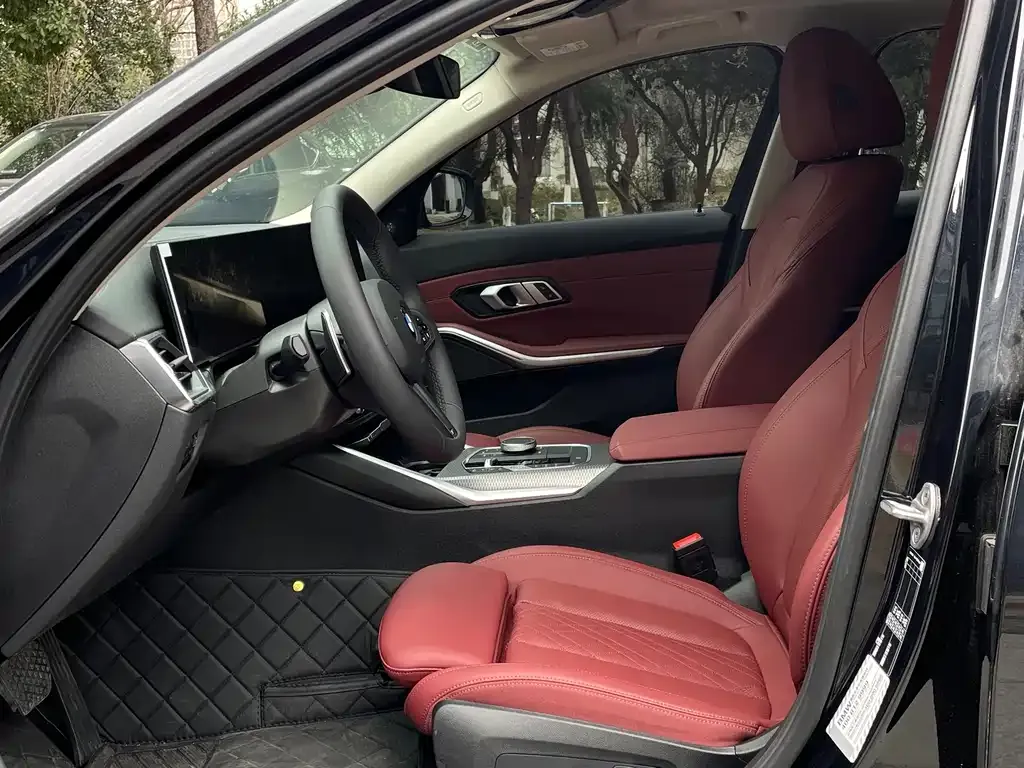 BMW 3 Series 2024 из CN, фото 8