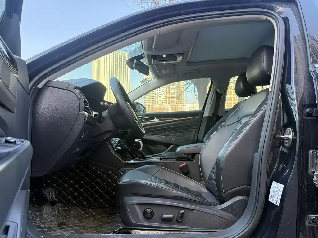 Volkswagen Passat 2021 из CN, фото 3