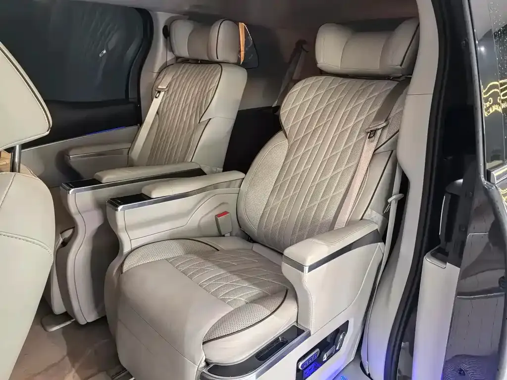 Buick GL8 2021 из CN, фото 8