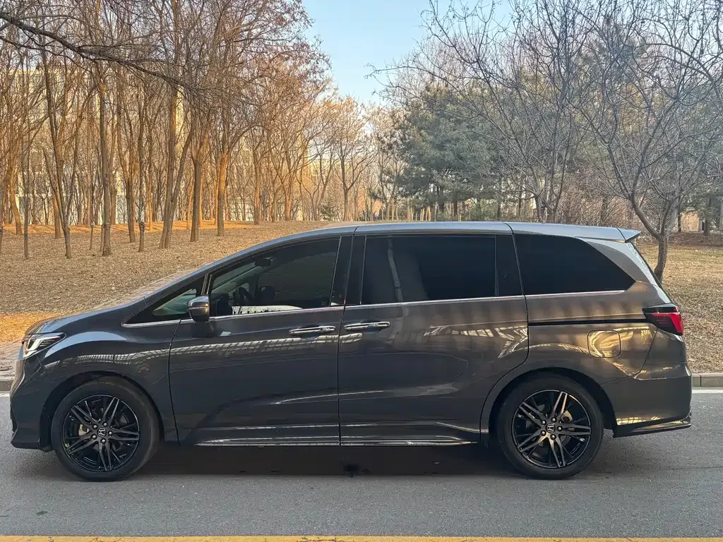 Honda Odyssey — фото 10