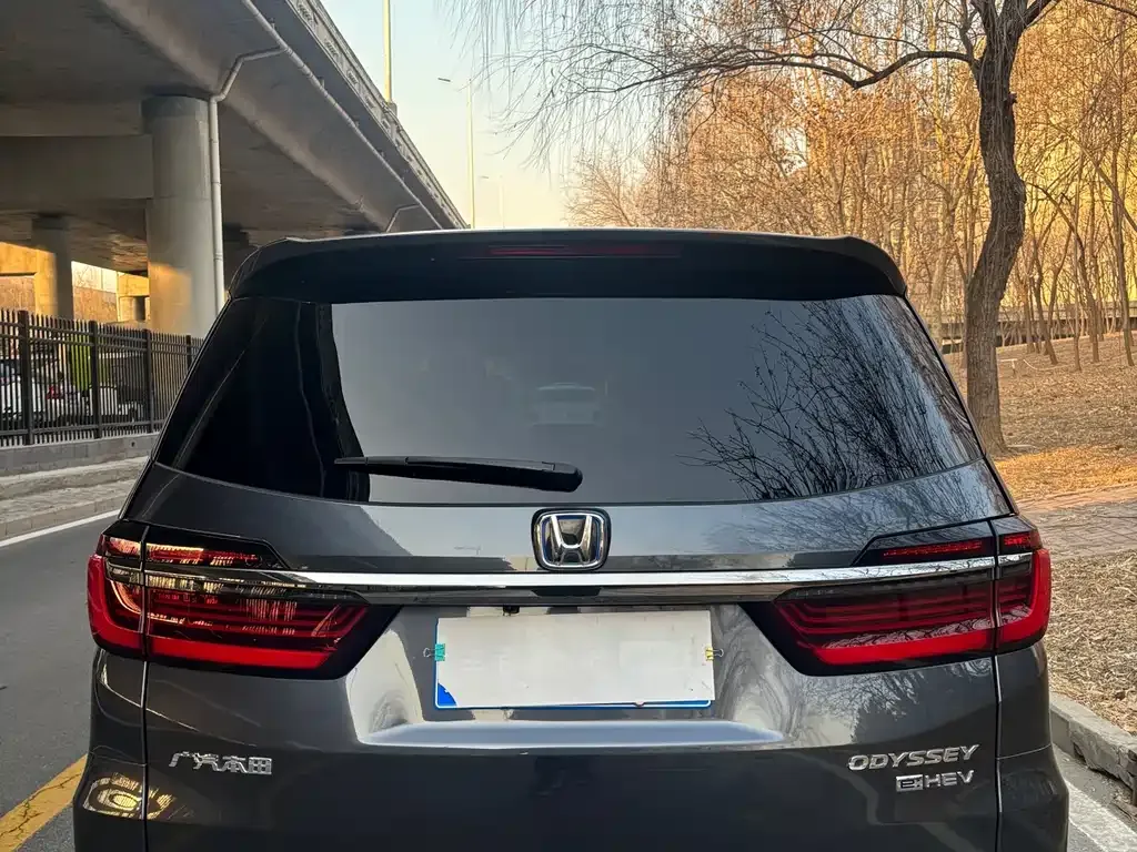 Honda Odyssey — фото 6