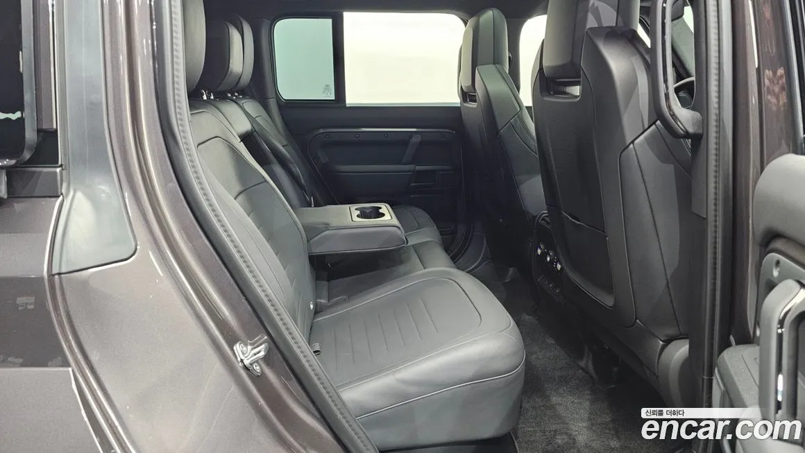 Land Rover Defender 2025 из KR, фото 9