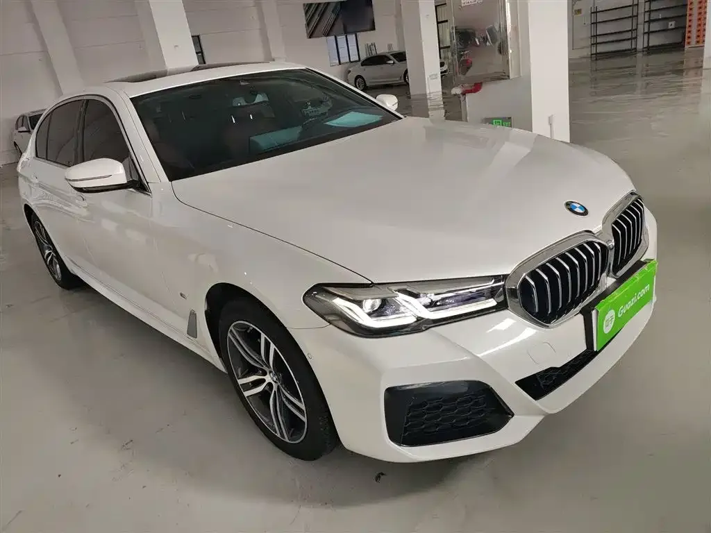 BMW 5 Series — фото 2