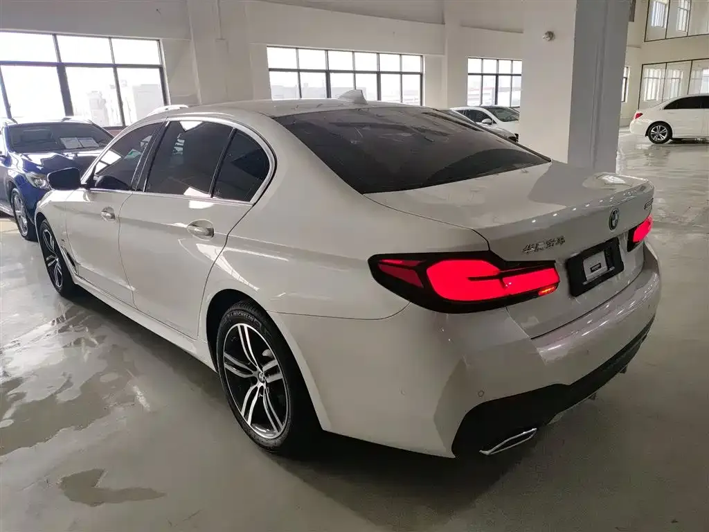 BMW 5 Series — фото 5