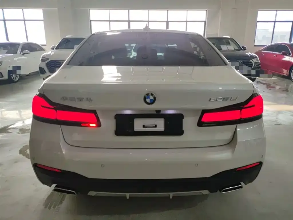 BMW 5 Series — фото 10