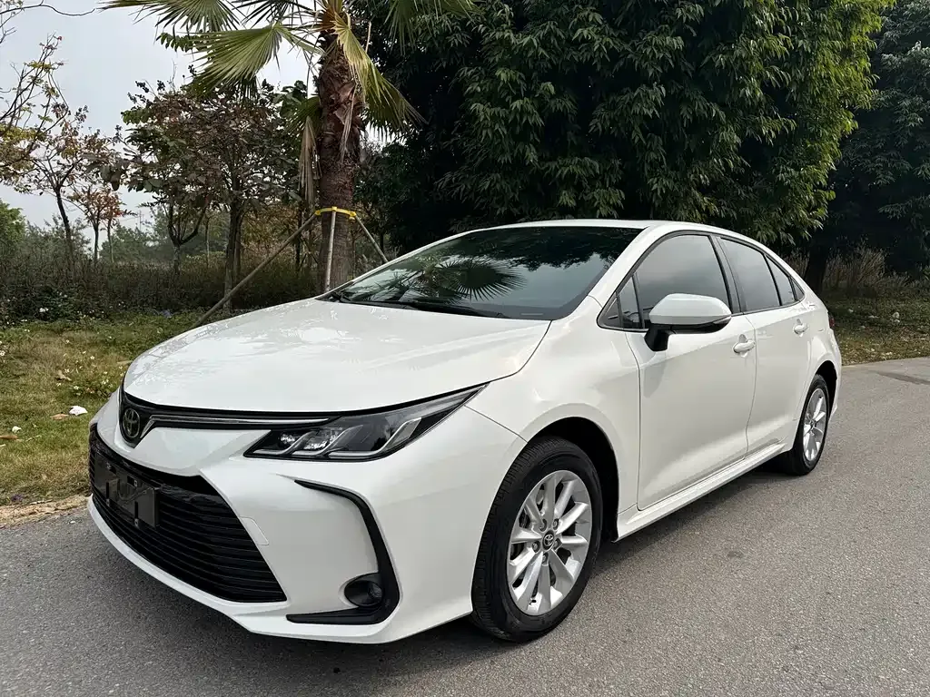 Toyota Corolla 2022 из CN, фото 1