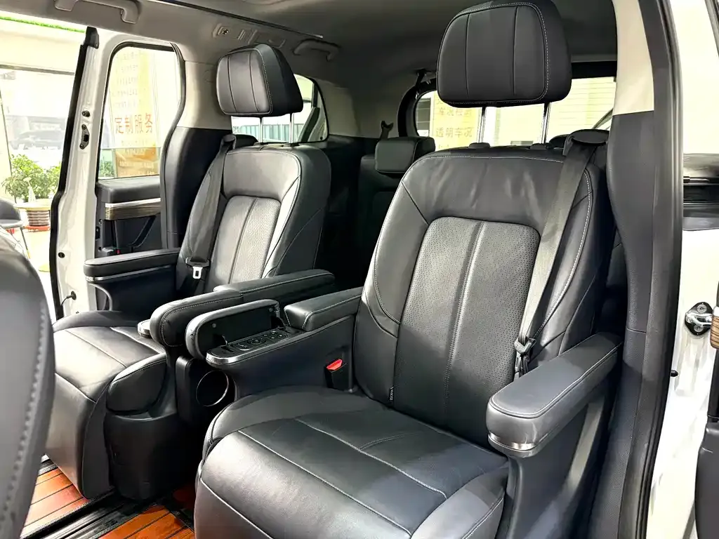 GAC Motor Trumpchi M8 — фото 8