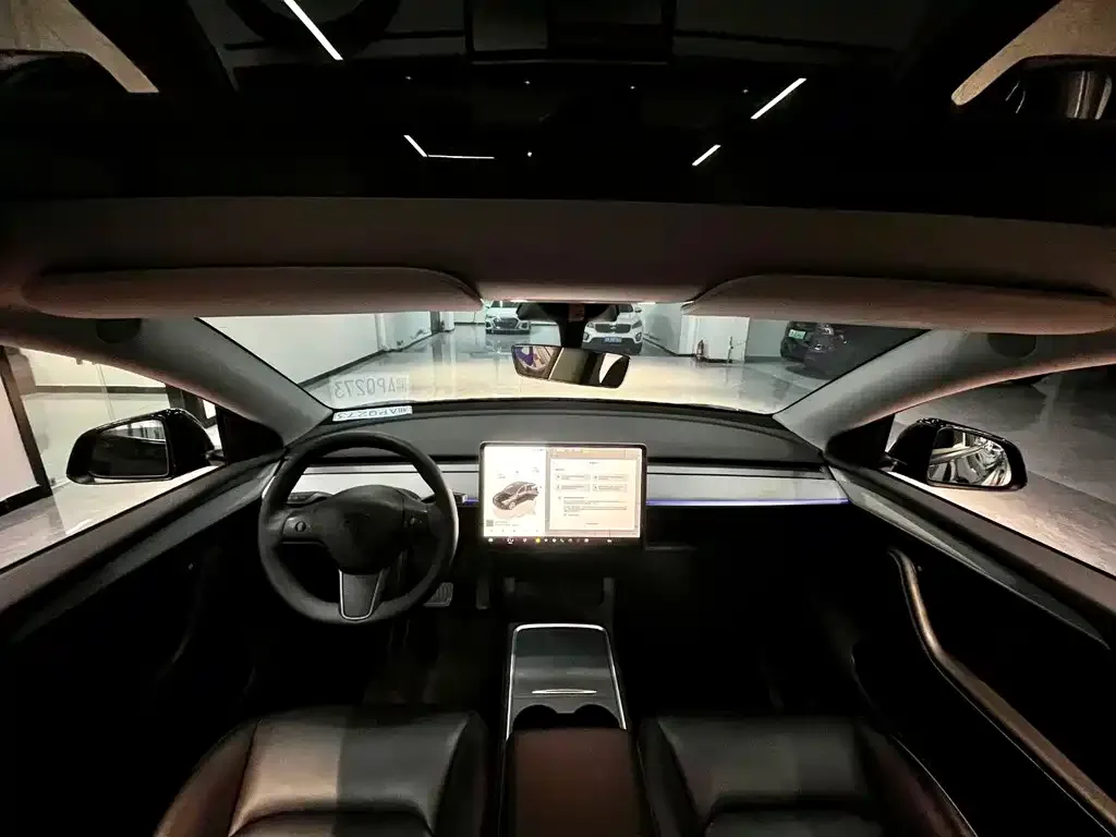 Tesla Model Y 2023 из CN, фото 3
