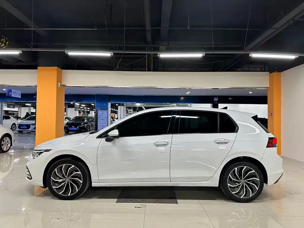 Volkswagen Golf 2022 из CN, фото 5