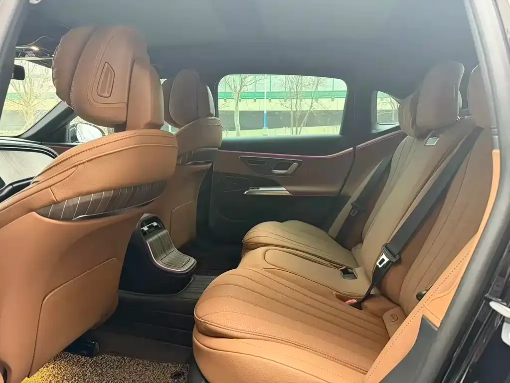 Mercedes-Benz E-Class 2025 из CN, фото 2