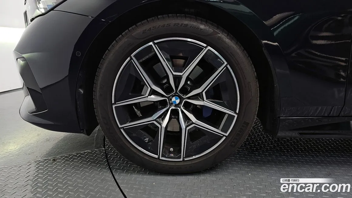 BMW 5-Series 2025 из KR, фото 5