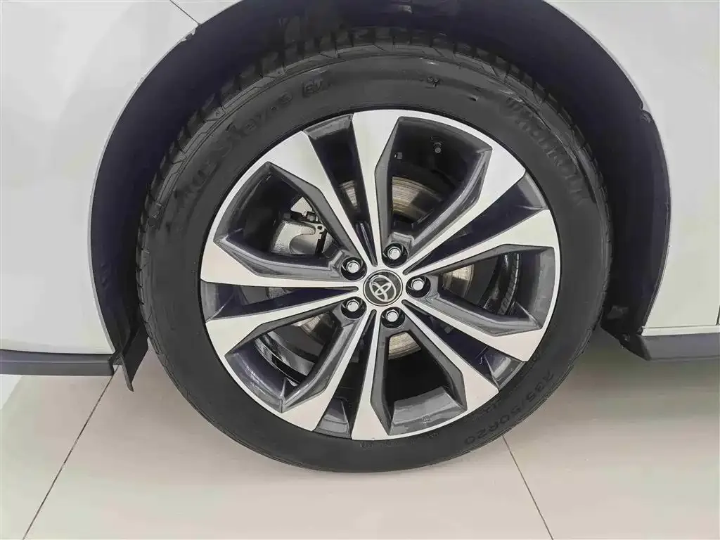 Toyota Granvia 2024 из CN, фото 4