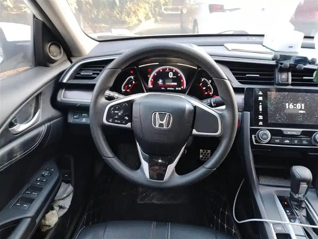 Honda Civic — фото 10