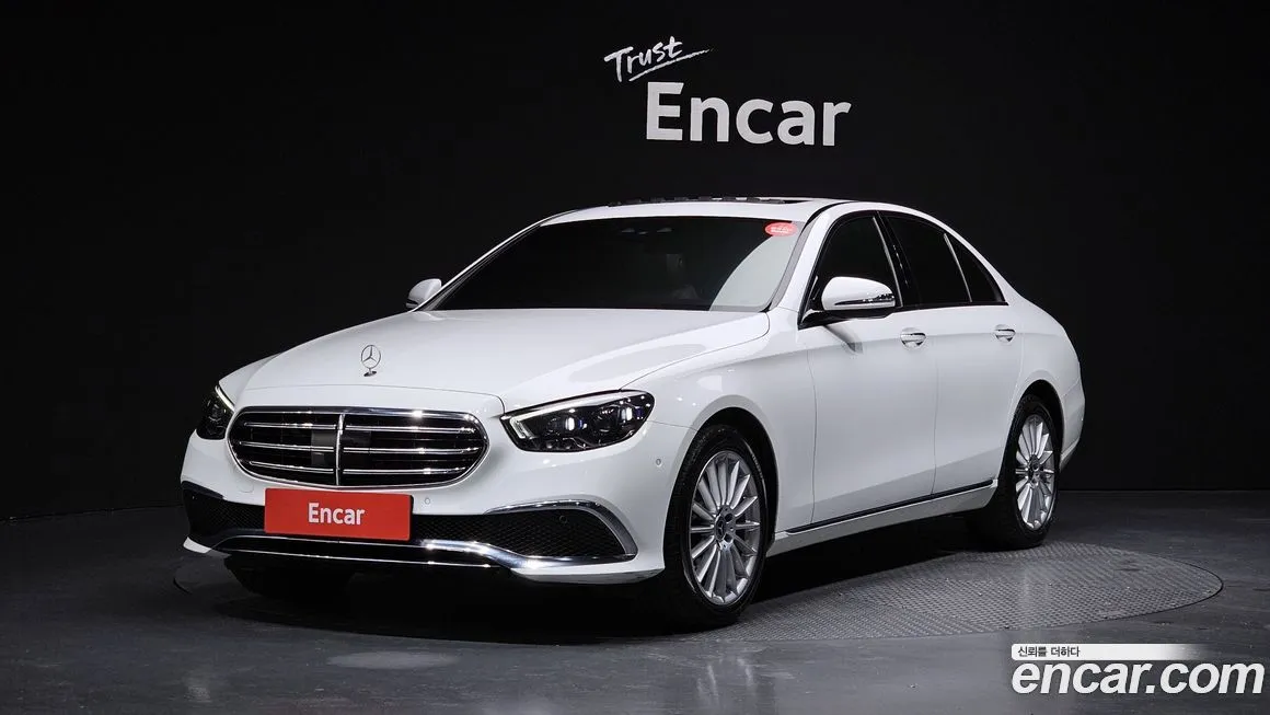 Mercedes-Benz E-Class — фото 1